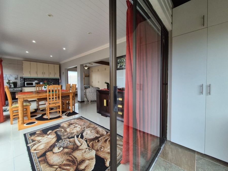 4 Bedroom Property for Sale in Stilbaai Wes Western Cape
